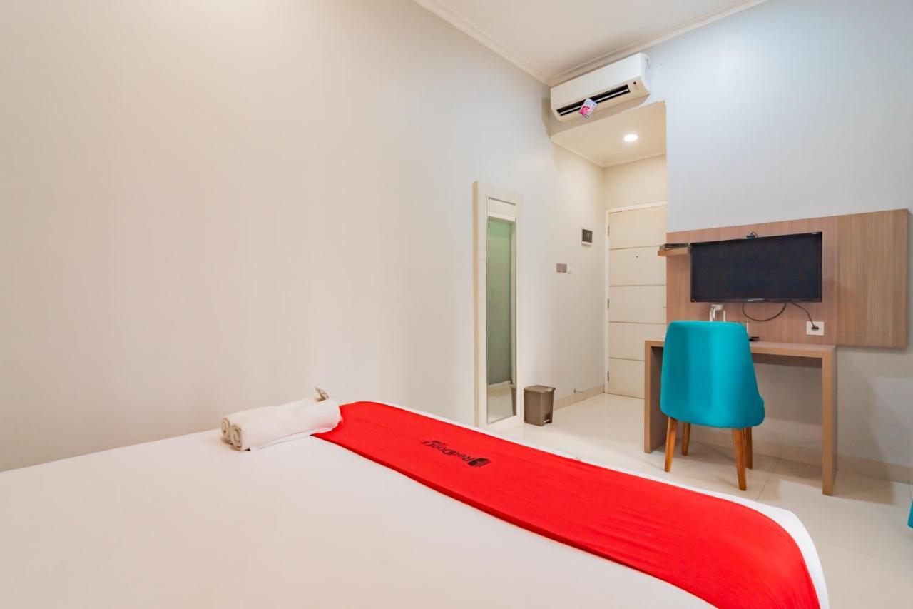 Reddoorz Plus @ Point Phila Cihampelas Бандунг Экстерьер фото