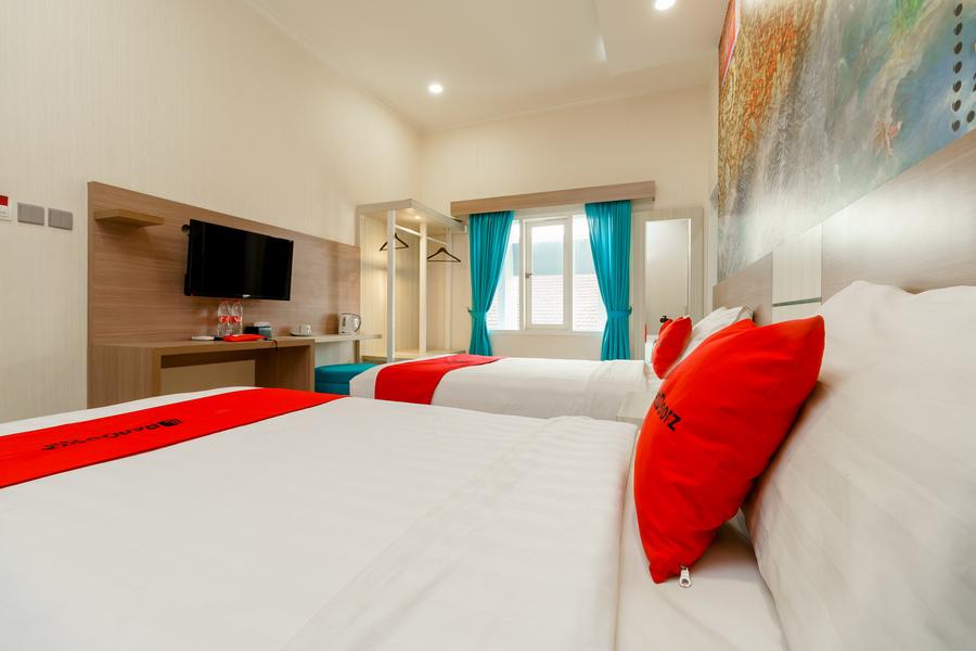 Reddoorz Plus @ Point Phila Cihampelas Бандунг Экстерьер фото