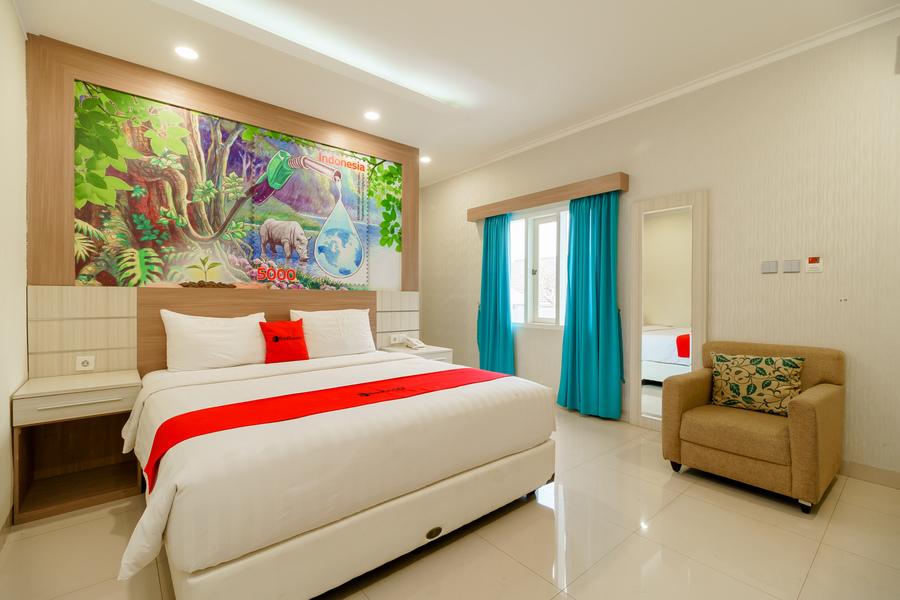 Reddoorz Plus @ Point Phila Cihampelas Бандунг Экстерьер фото